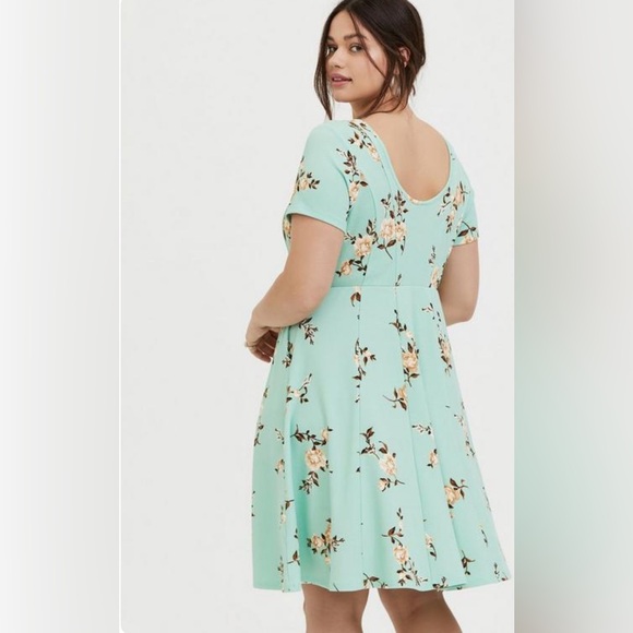 Mint Green Floral Textured Mini Skate Dress size 2 - Picture 9 of 9